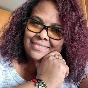 Meet your Posher, Divinia